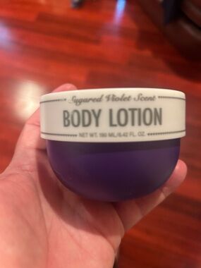 Sugared Violet Scent Body Lotion - Purple